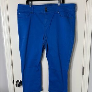 Torrid Women’s Super Soft Vibrant Blue 3 Button Crop Jegging Plus Size 24W